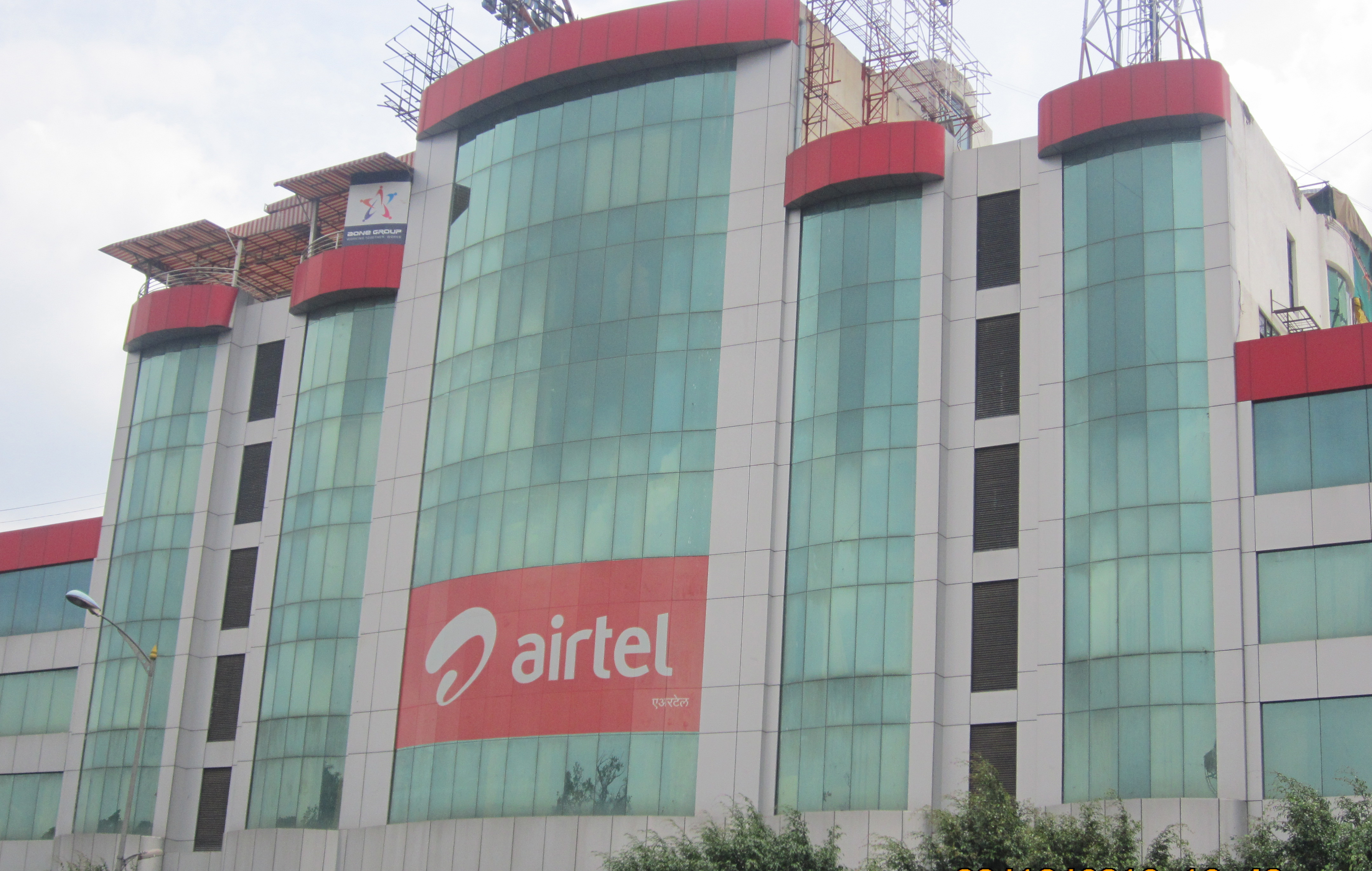  In the last 12 months, Singtel has made additional investments of approximately SGD900 million in the Airtel Bharti Group. Photo courtesy: Wikimedia
