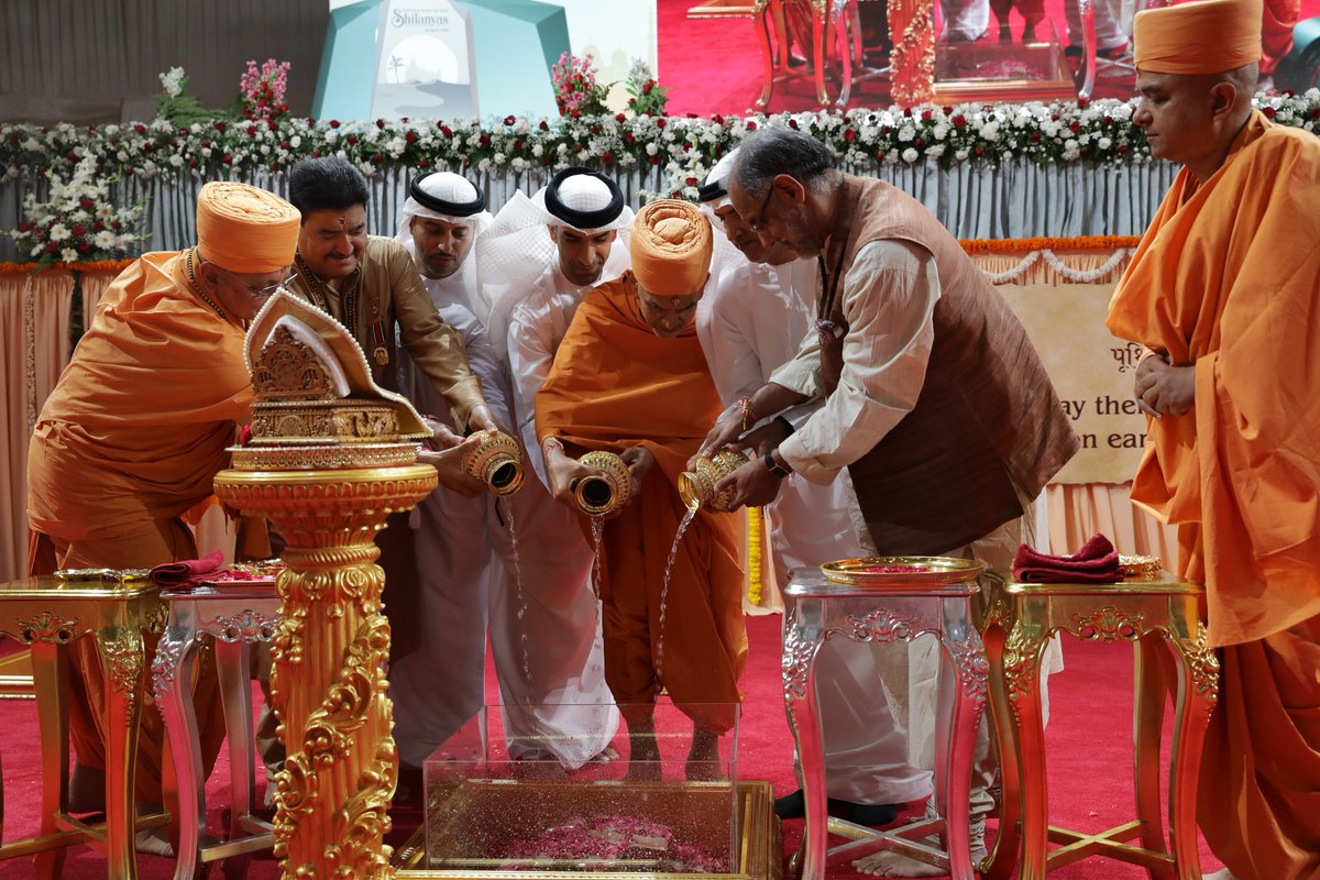 Indian Ambassador to UAE Navdeep Suri, Sheikh Nahyan Mabarak Al Nahyan, Mahant Swami Maharaj at foundation stone laying ceremony Photo courtesy Gopal Vandra, Twitter.