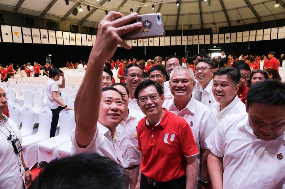 Union leaders taking selfie with new Deputy Prime Minister of Singapore Heng Swee Keat.  Photo courtesy: Facebook page of PAP