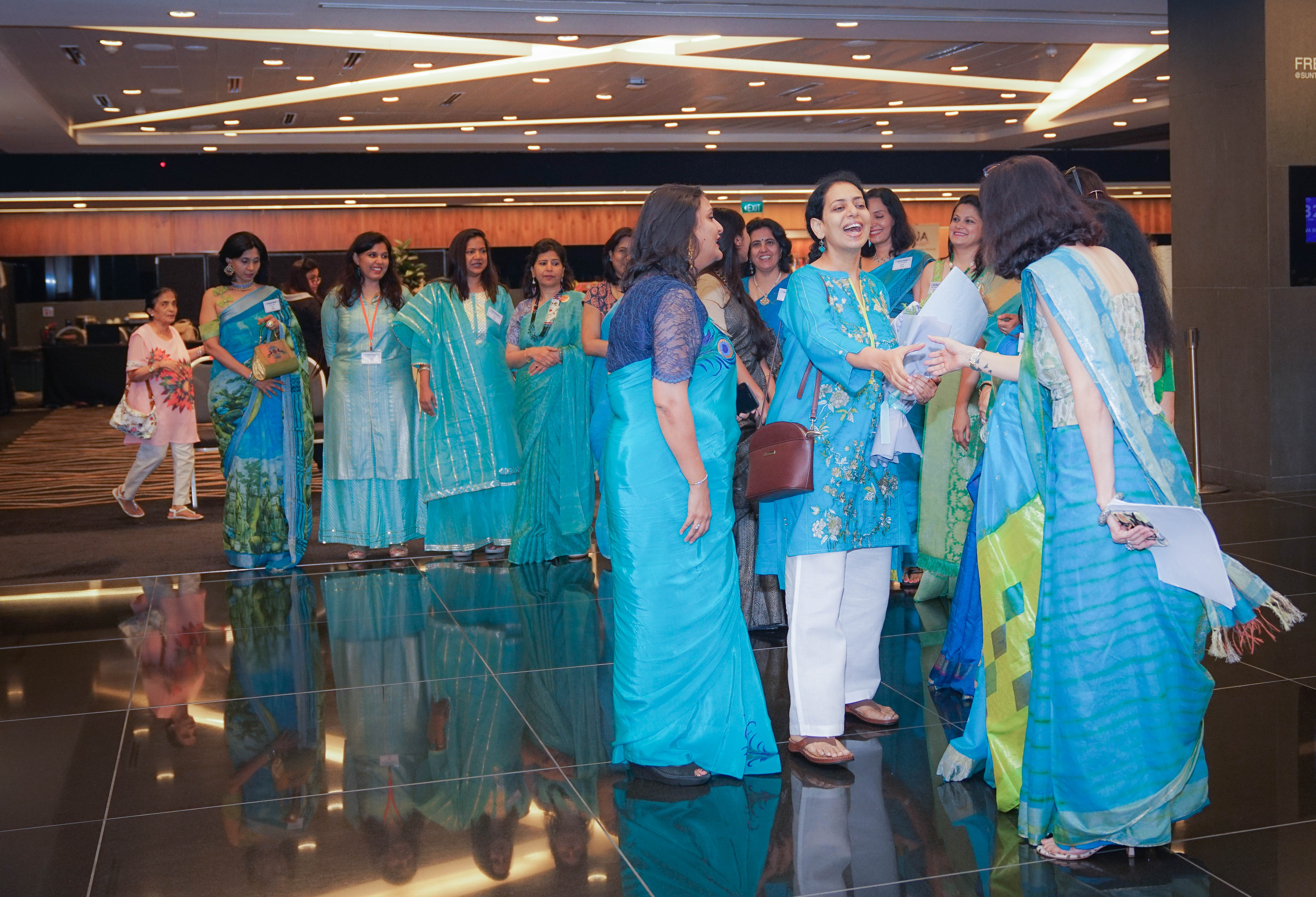 Welcoming the Special Guest Dr Ghazala Shahabuddin, wife of the High Commissioner of India, Singapore, Mr Jawed Ashraf. Photo courtesy: Gargi Mazumdar