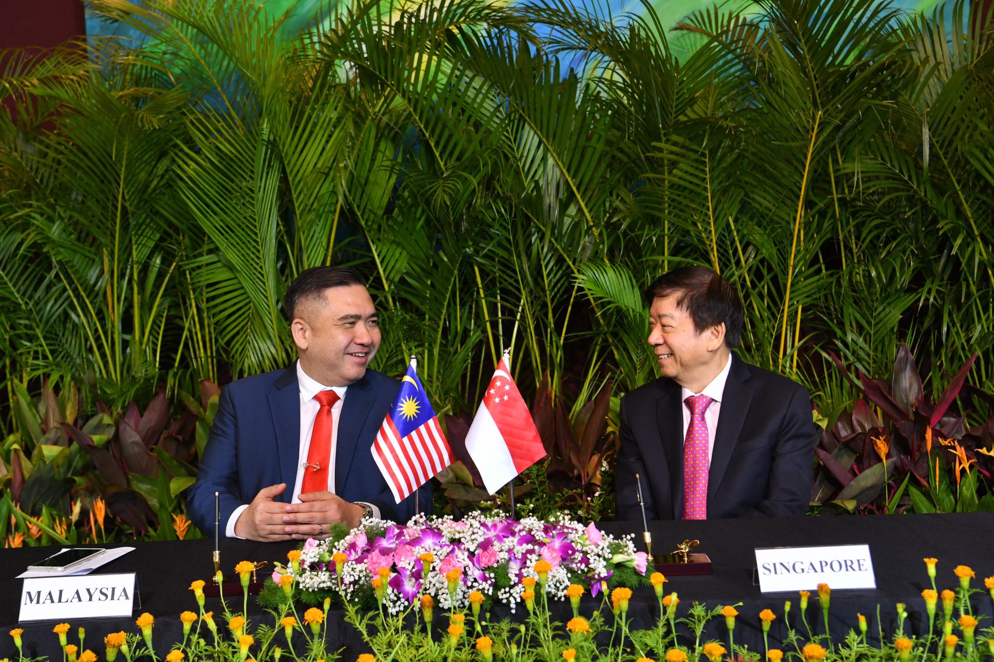 Minister of Transport, Malaysia, Mr Loke Siew Fook; with Coordinating Minister for Infrastructure and Minister for Transport, Singapore, Mr Khaw Boon Wan. Photo courtesy: Mr Khaw Boon Wan Facebook