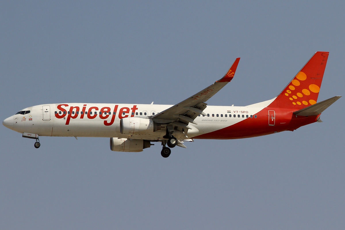  189 people aboard a Dubai-Jaipur SpiceJet aircraft had a miraculous escape today when their aircraft landed at the Jaipur airport in India with one of its tyres having burst. Photo courtesy: Wikimedia 
