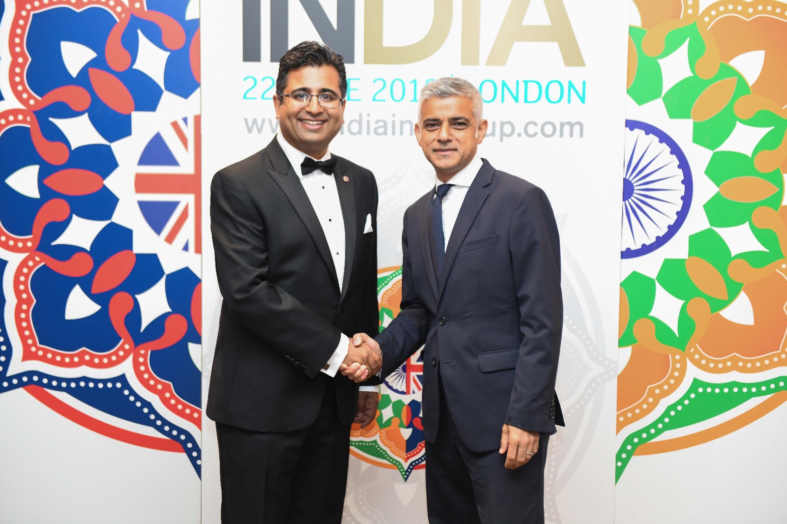 India Inc CEO Manoj Ladwa (left) with London Mayor Sadiq Khan at the 2018 UK-India Awards. Photo courtesy: India inc