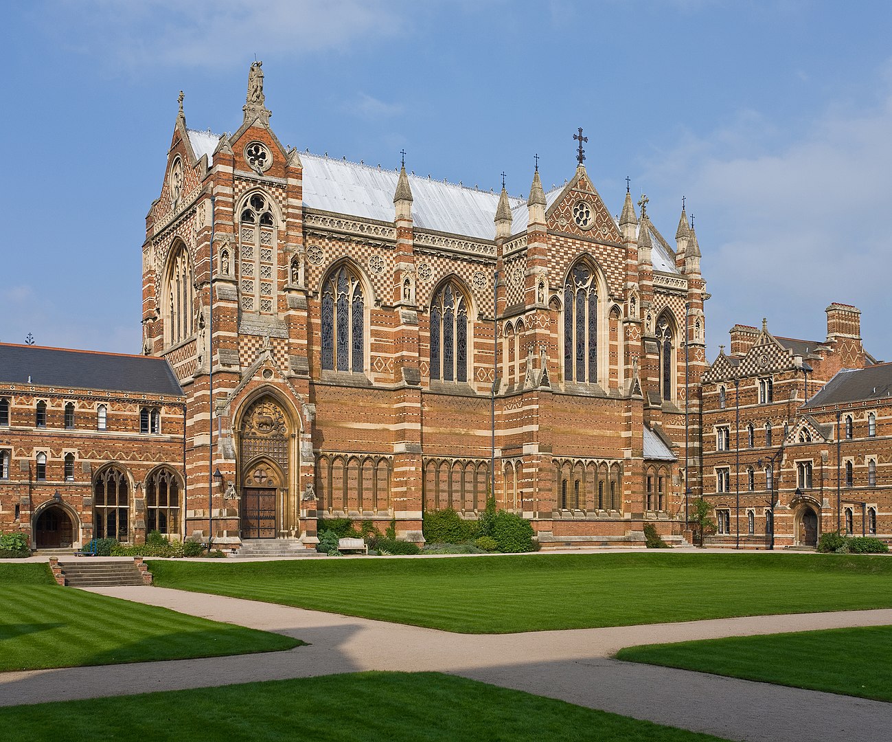 Oxford University, London. Photo courtesy: Wikimedia