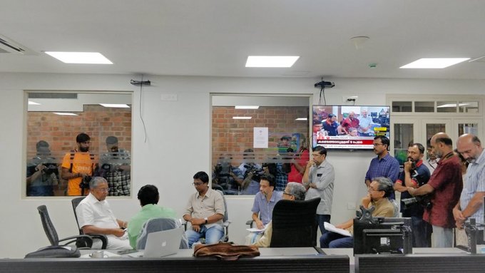 CM visits the State Disaster Management Authority's State-level Control Room and reviewed the flood situation.