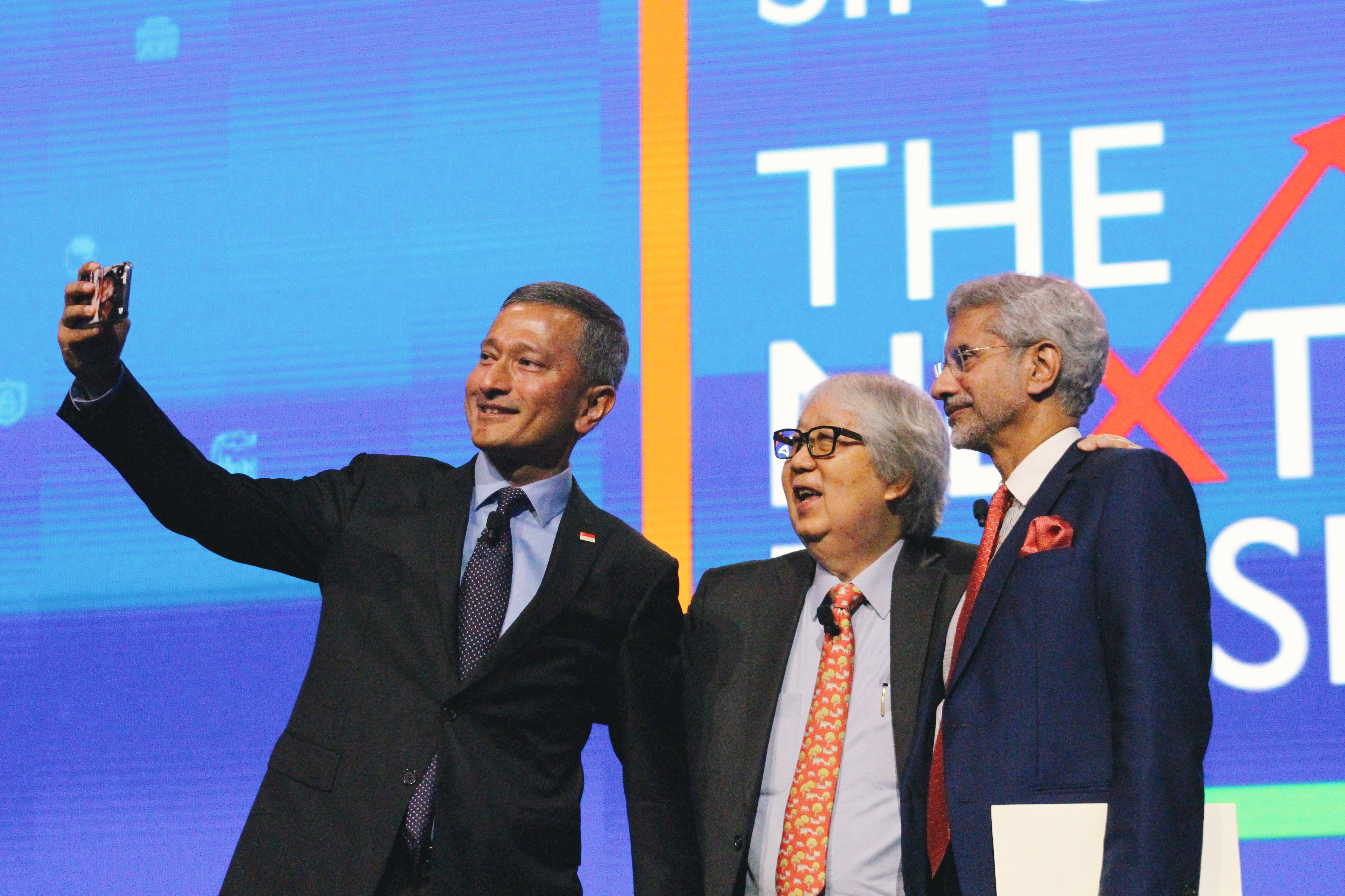Dr Balakrishnan is well-known for his 'selfie diplomacy' ;) remember his viral selfie with North Korean leader Kim Jong-Un last year? Photo: Connected to India