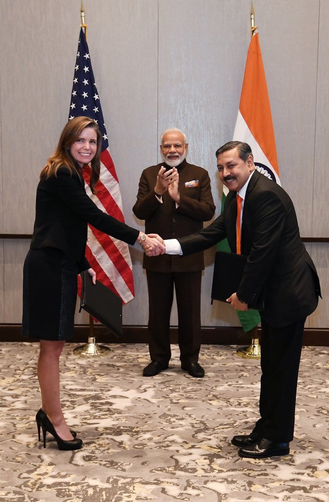 Petronet LG and Tellurian Inc sign an agreement in the presence of PM Modi in Houston. Photo courtesy: Twitter/@narendramodi