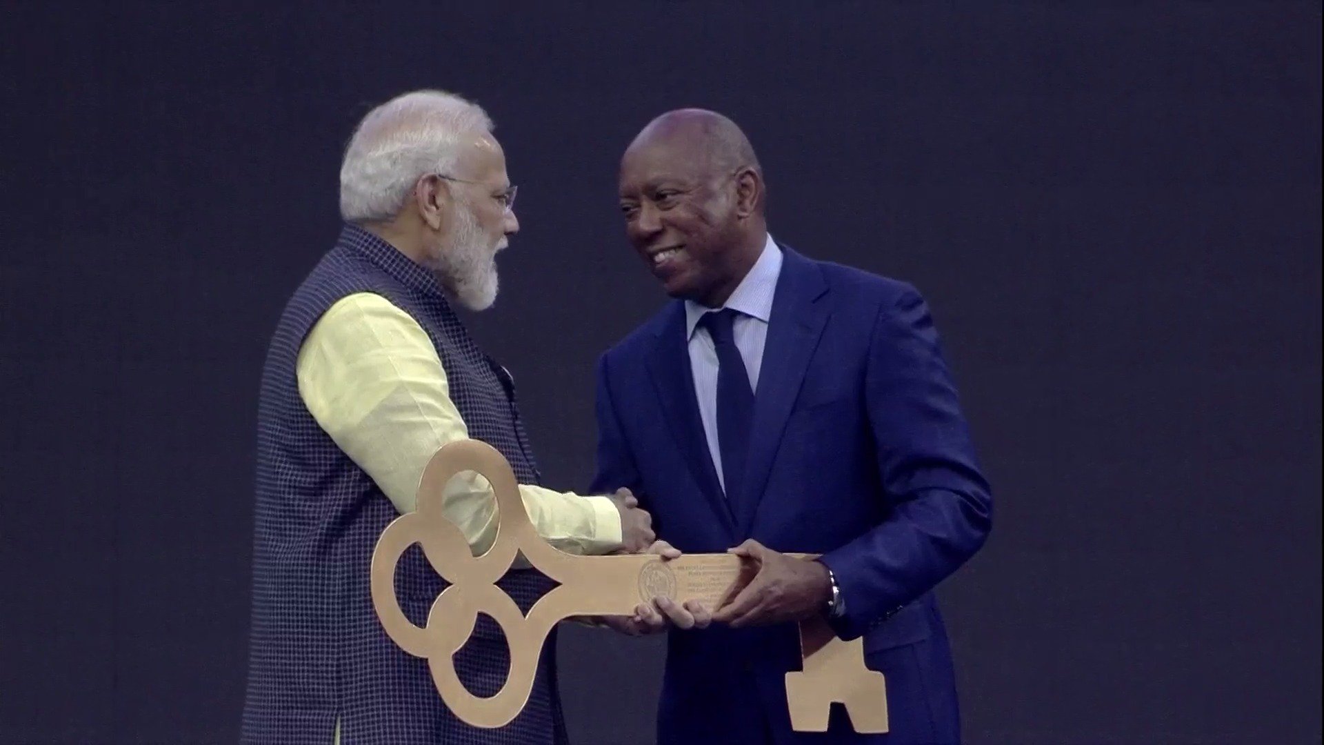 Photo courtesy: Twitter/howdymodi