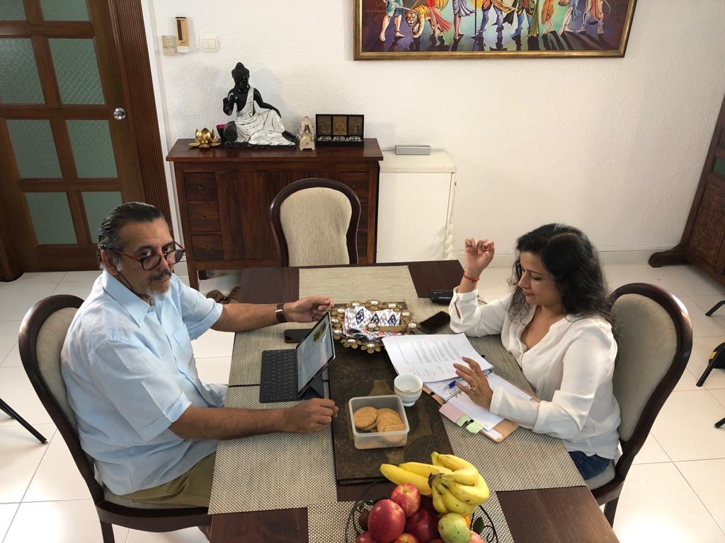 Shishir Sharma and Renita Kapoor play husband and wife who are both stand-up comedians. Photo courtesy: Tanuj Khosla