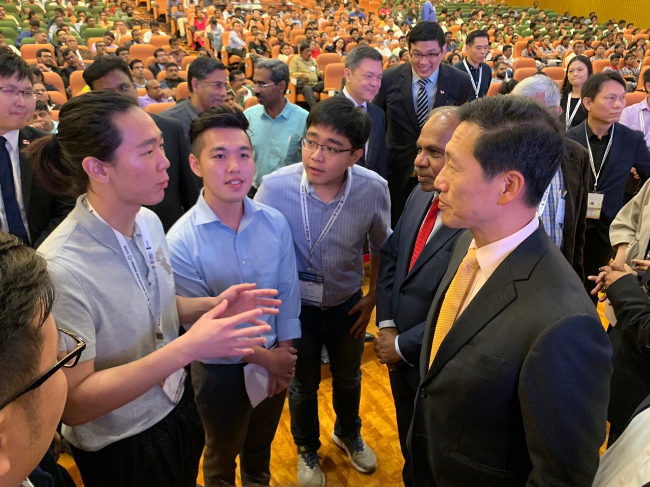 Education Minister Ong Ye Kung and NTU Professor Subra Suresh speaking to Singapore-India Hackathon participants
