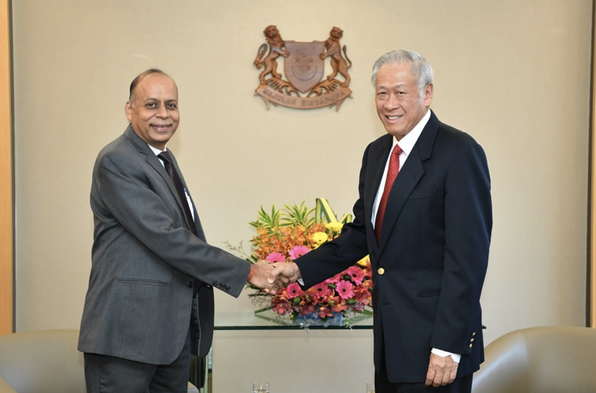 Dr Kumar (left) with Minister for Defence Dr Ng Eng Hen (right) at the Ministry of Defence. Photo courtesy: MINDEF