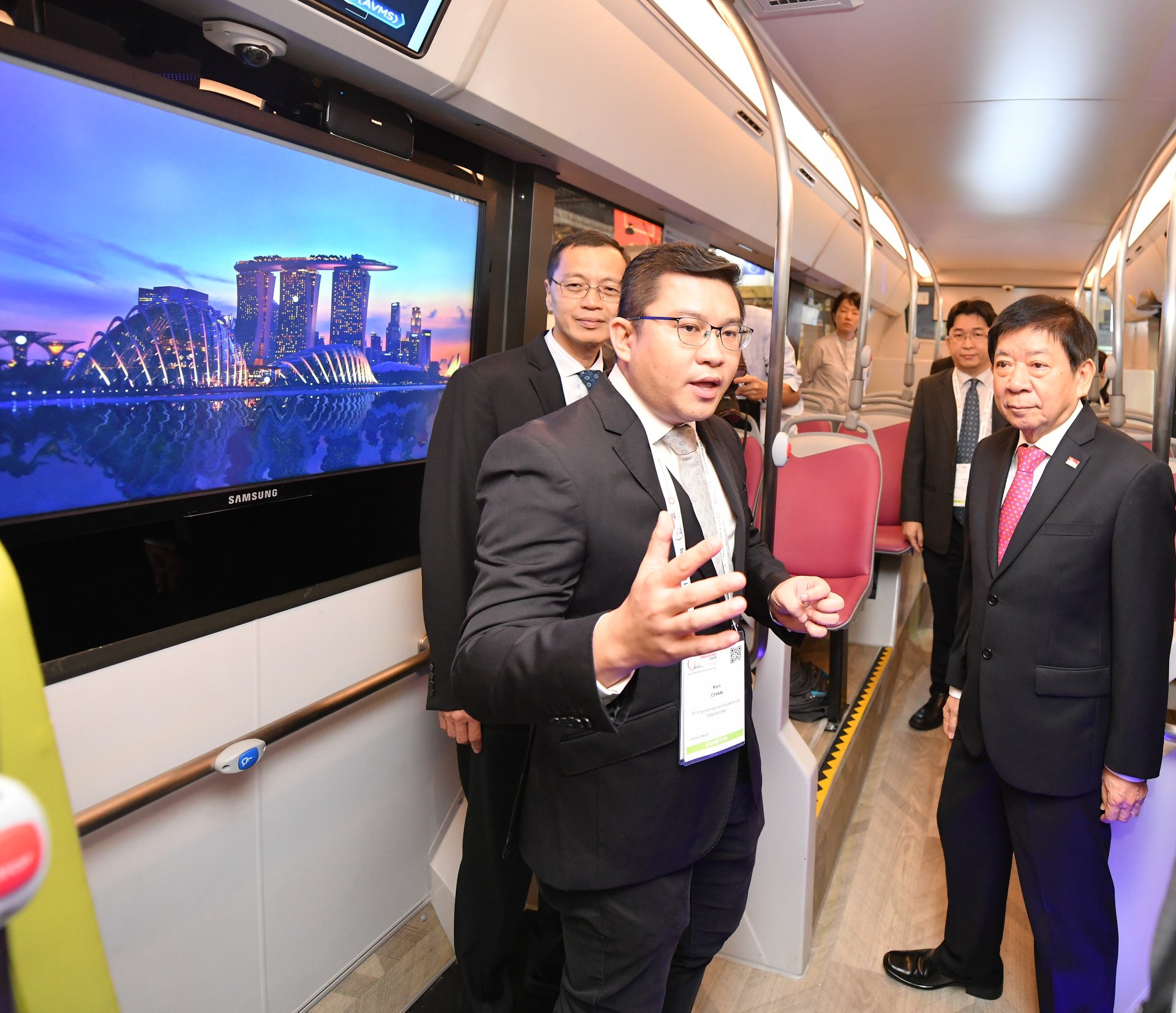 The 12-metre Strobo autonomous bus developed by ST Engineering is one of the many innovations showcased at the ITS World Congress exhibition at Suntec Singapore Convention & Exhibition Centre. Photo courtesy: ITS World Congress
