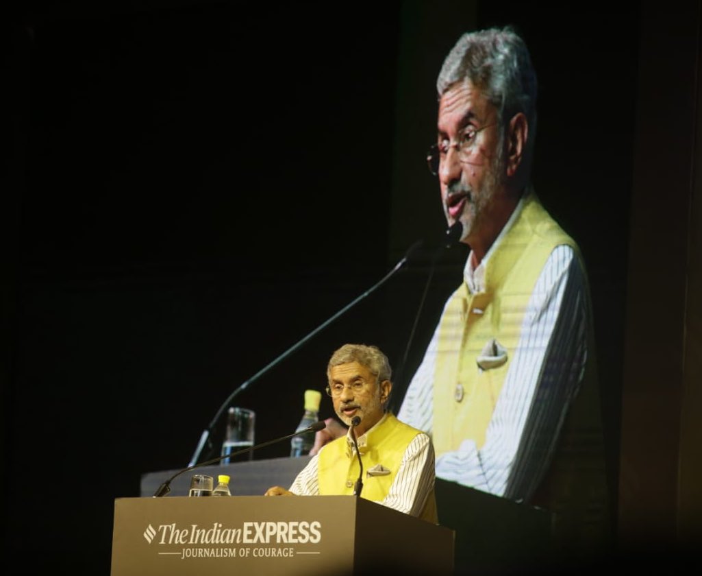 External Affairs Minister S Jaishankar delivering the Ramnath Goenka memorial lecture. Photo courtesy: Twitter/@MEAIndia