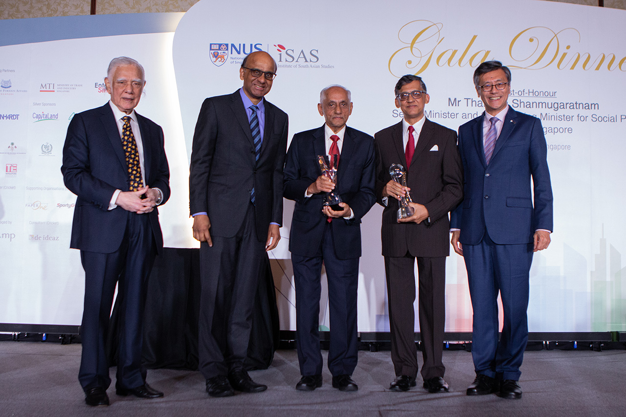 From left to right: ISAS chairman Gopinath Pillai, Senior Minister Tharman Shanmugaratnam, veteran civil servant J. Y. Pillay,  Mr Manzoor Hasan, receiving The Outstanding Member of the South Asian Diaspora (OMSAD) Award on behalf of Brac founder Fazle Hasan Abed, given to Sir Fazle Hasan Abed, founder and Chair Emeritus of BRAC and NUS president Tan Eng Chye at the 4th South Asian Diaspora Convention by ISAS. Photo: ISAS