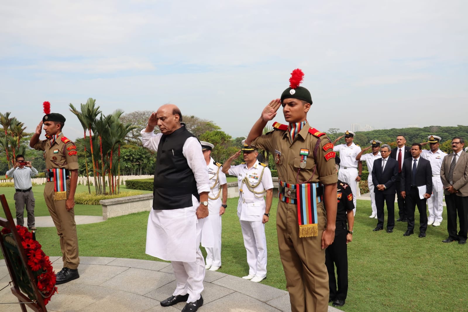 Rajnath Singh at the Kranji War Memorial in Singapore paid tributes to those men and women who laid down their lives in the line of duty during the Second World War. Photo courtesy: HCI Singapore