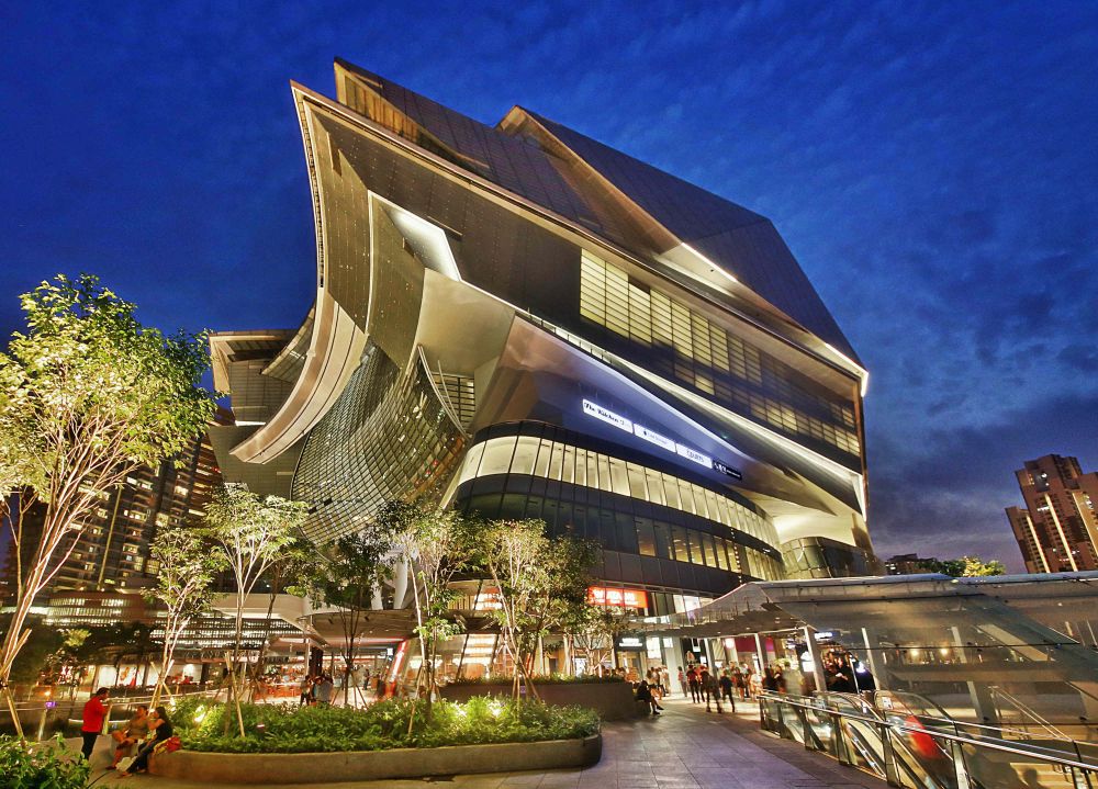 Located next to the Buona Vista MRT Interchange, The Star Vista is part of a 15-storey integrated development which also includes a 5,000-seat auditorium. Photo courtesy: Capitaland