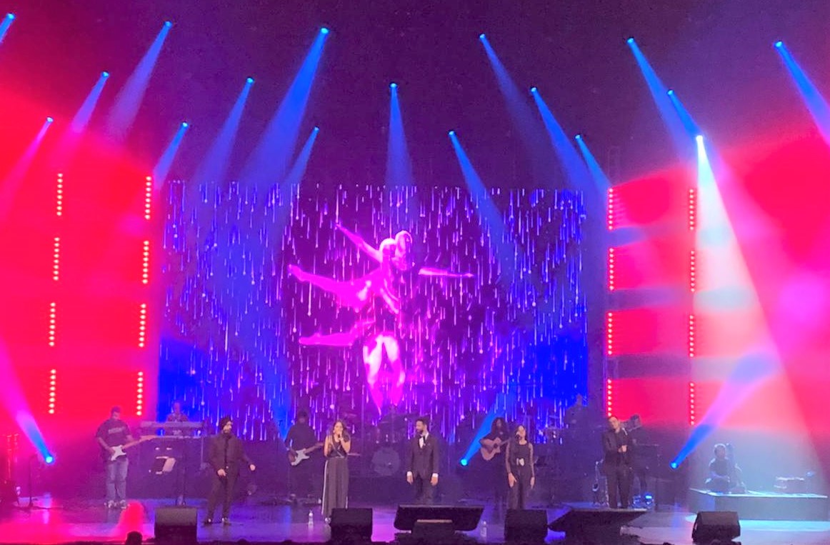 The dazzling lights and visuals added to the acoustics and the unique ambience of theEsplanade Theaters on the bay. Photo: Connected to India