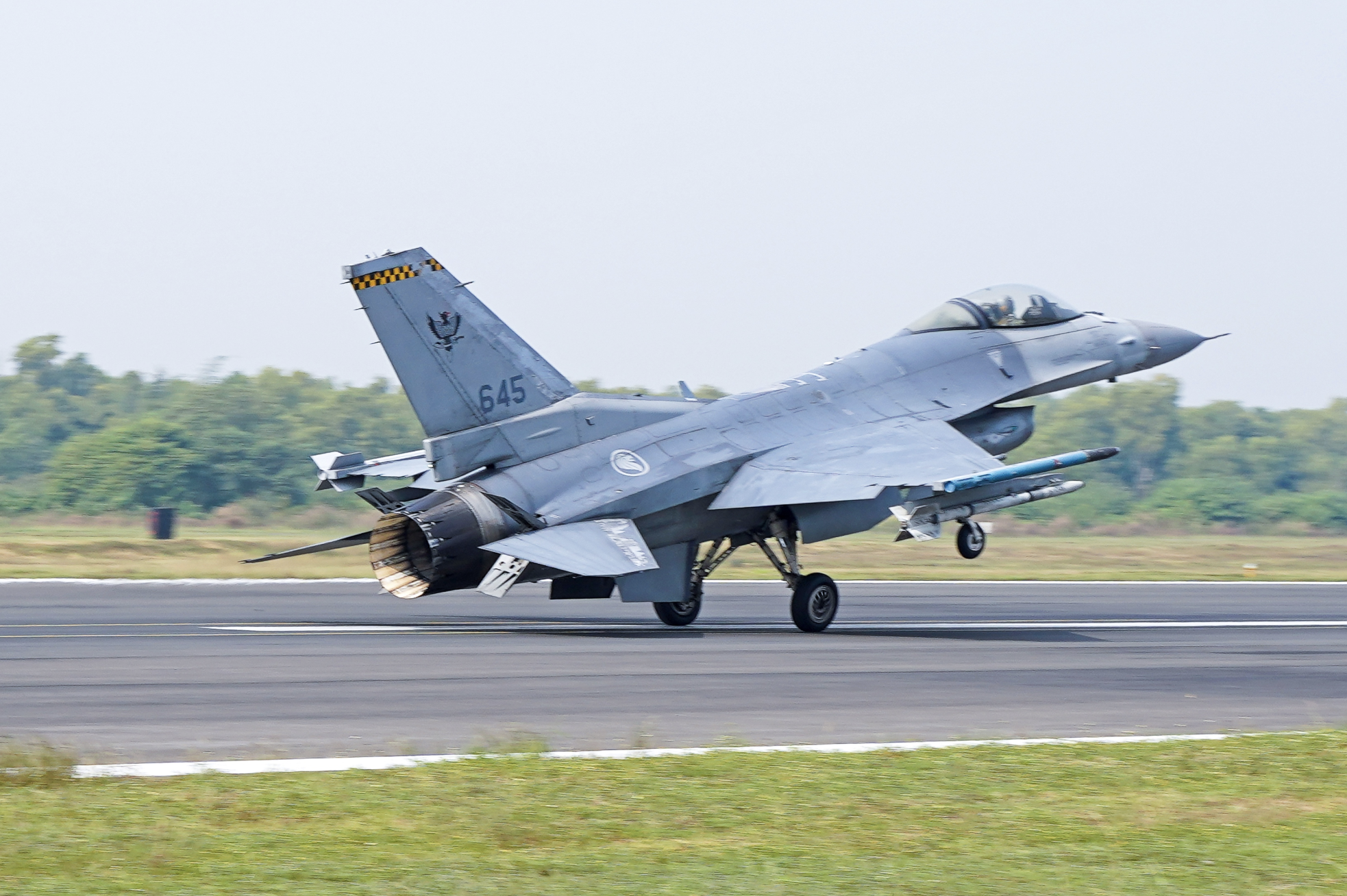 A Republic of Singapore Air Force F-16C fighter aircraft taking off for a mission as part of the Joint Military Exercise (JMT) held in Kailakunda Air Force Station, India. Photo courtesy: Mindef