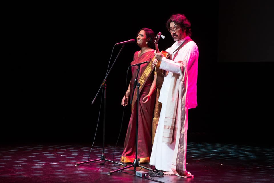 At the launch event, Rani Singam, jazz singer, and Andrew Lim, jazz guitarist, performed a beautiful rendition of the Thamizh Thaai invocation – a song that denotes the deified personification of the Tamil language as a mother. Photo courtesy: Iswaran FB