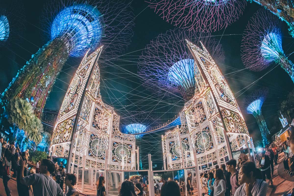Be dazzled by majestic luminarie light sculptures, including a stunning 21-metre tall Spalliera inspired by the iconic towers of San Gimignano in Tuscany, Italy, as well as Asia’s tallest luminarie Christmas tree. Photo courtesy: Christmas Wonderland