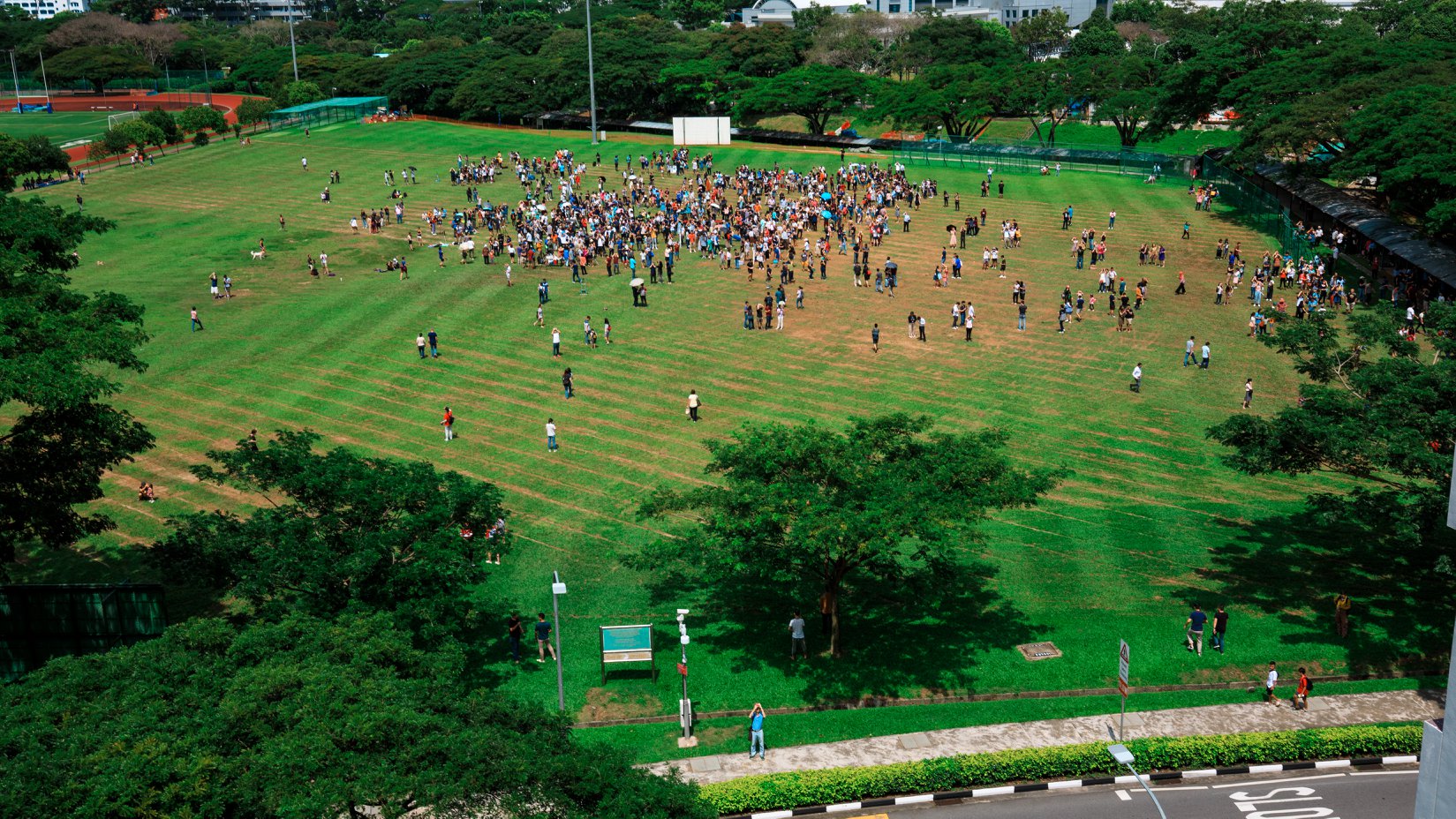 The viewing event at National University of Singapore (NUS) was organised by NUS Physics. Staff and student volunteers handed out 5000 solar-viewing visors. Photo courtesy: NUS 