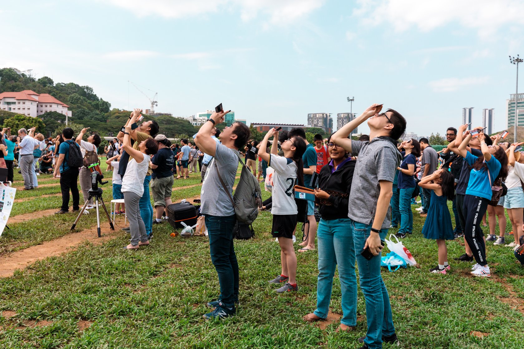 Heads up! How often do you see throngs of people not looking at their smartphones? ;) Photo courtesy: NUS