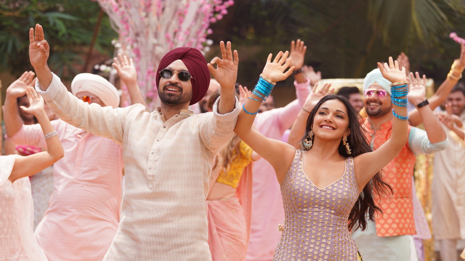 Diljit Dosanjh (as Honey) and Kiara Advani (as Moni) are the proverbial Chandigarh couple who dances with delightful abandon at every opportunity. Photo Courtesy: Zee Studios