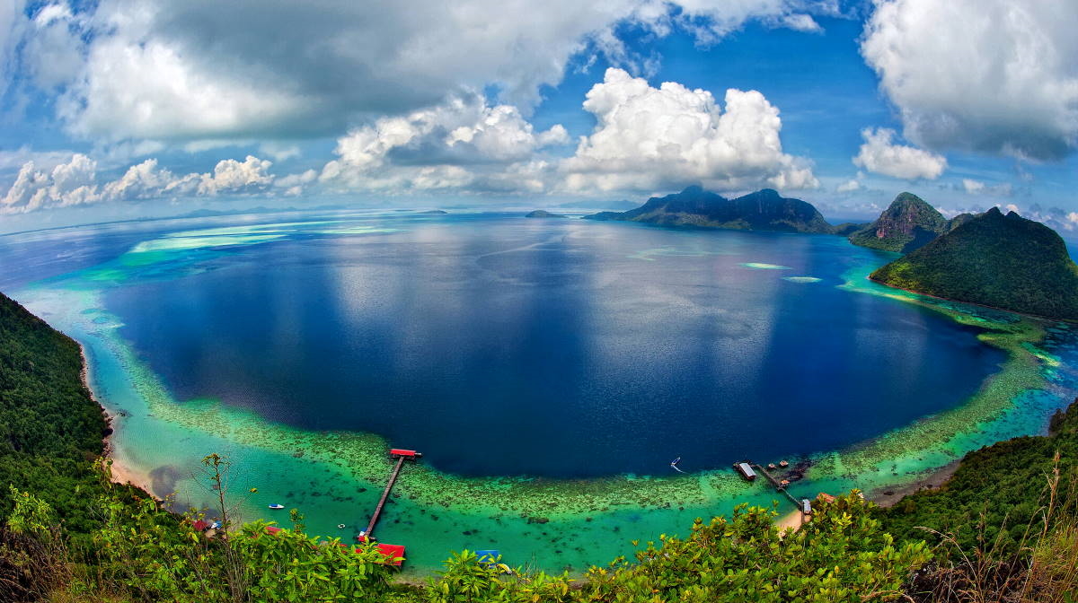 The Bohey Dulang island has become one of the most popular tourist spots in Sabah. Photo Courtesy: Malaysia Truly Asia Twitter