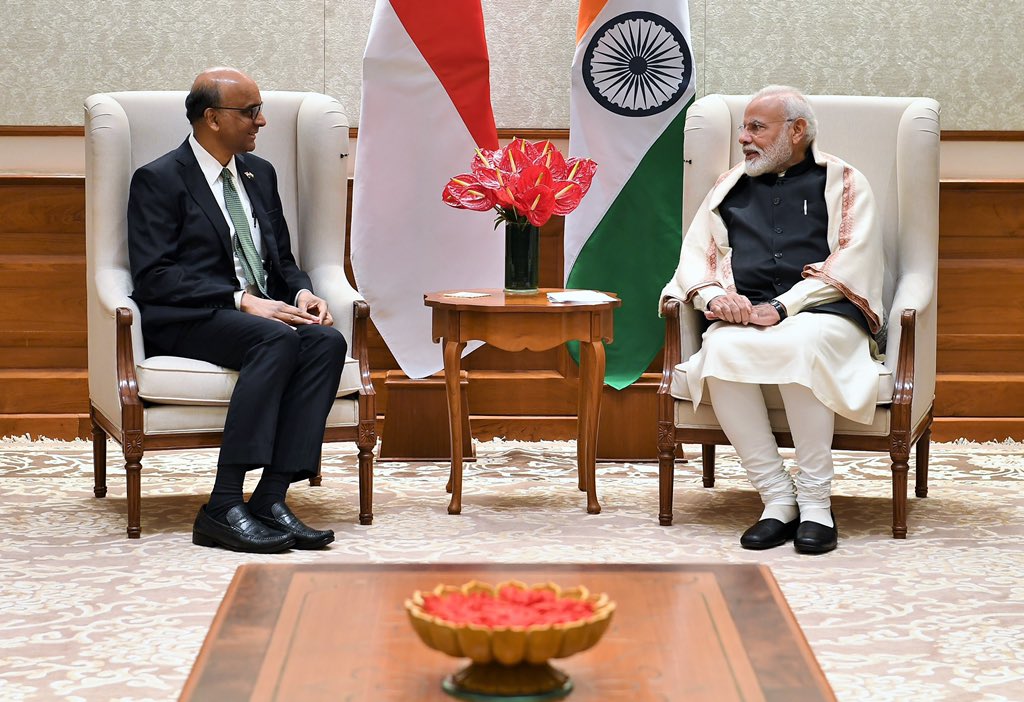 The Indian PM extended his warm New Year's wishes to Shanmugaratnam and through him to Lee Hsien Loong, Prime Minister of Singapore.