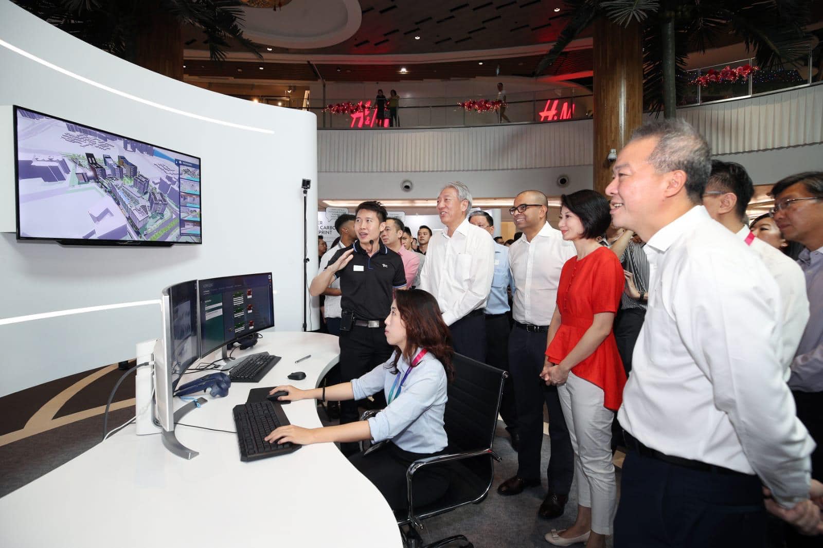 A key feature of PDD is the Open Digital Platform (ODP), which will integrate all smart city technologies and solutions on one platform. Real-time info can be collected and used to better manage the district. Photo courtesy: Teo Chee Hean FB