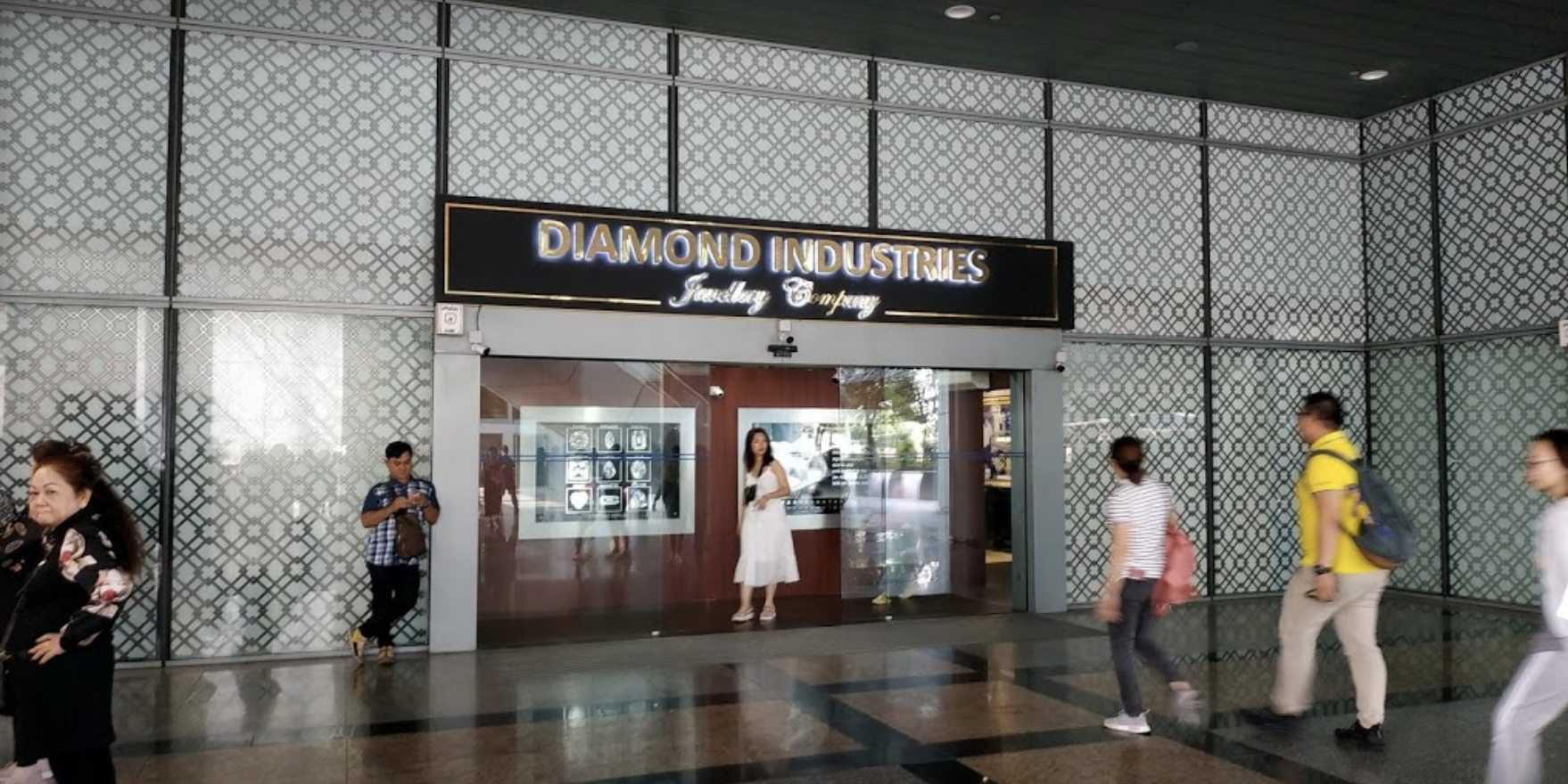 Diamond Industries Jewellery Company. Photo courtesy: Vu Hao Tran