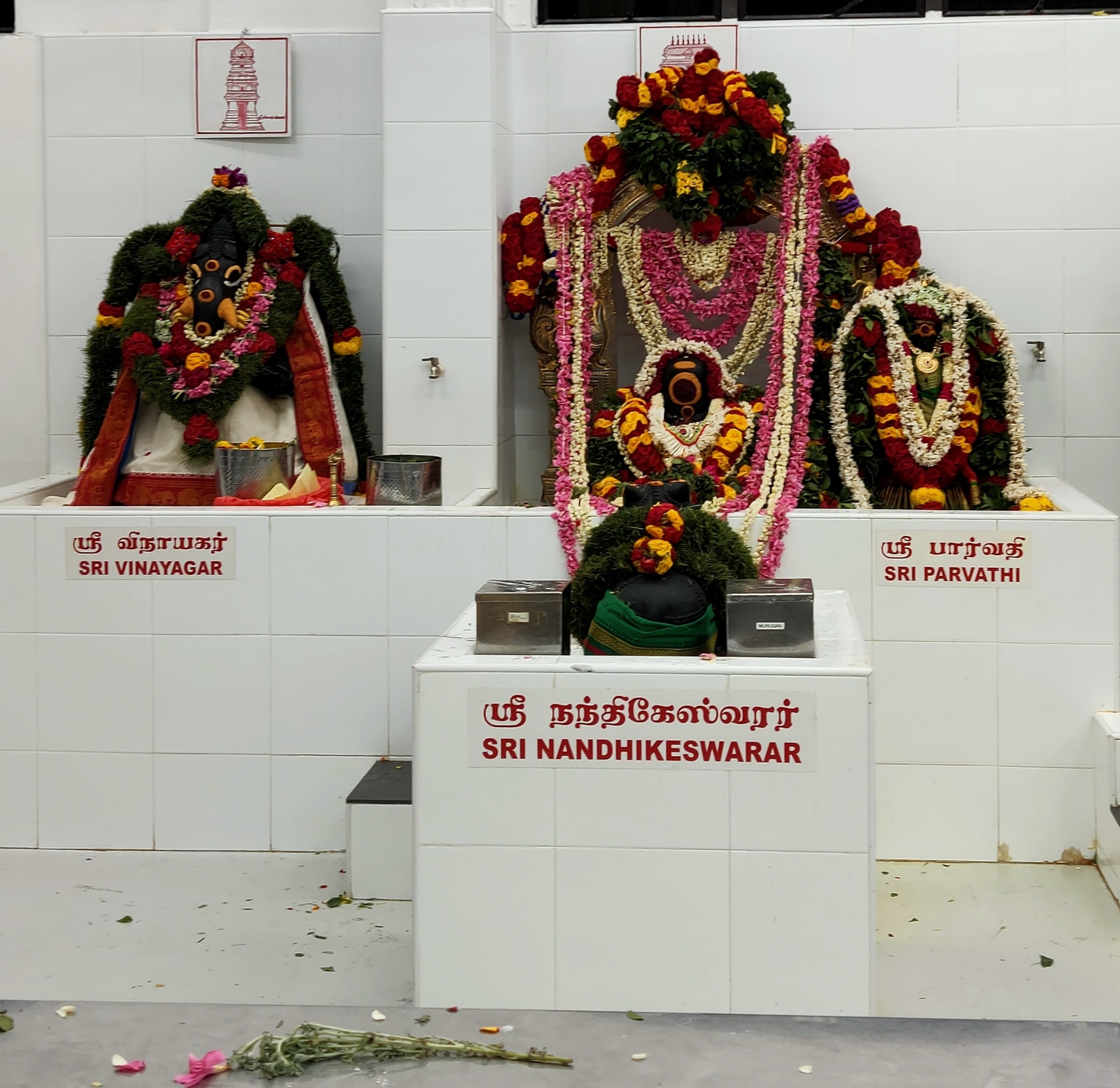 Temporary installation while the Sri Arulmigu Murugan temple undergoes renovation. Photo:Connected to India