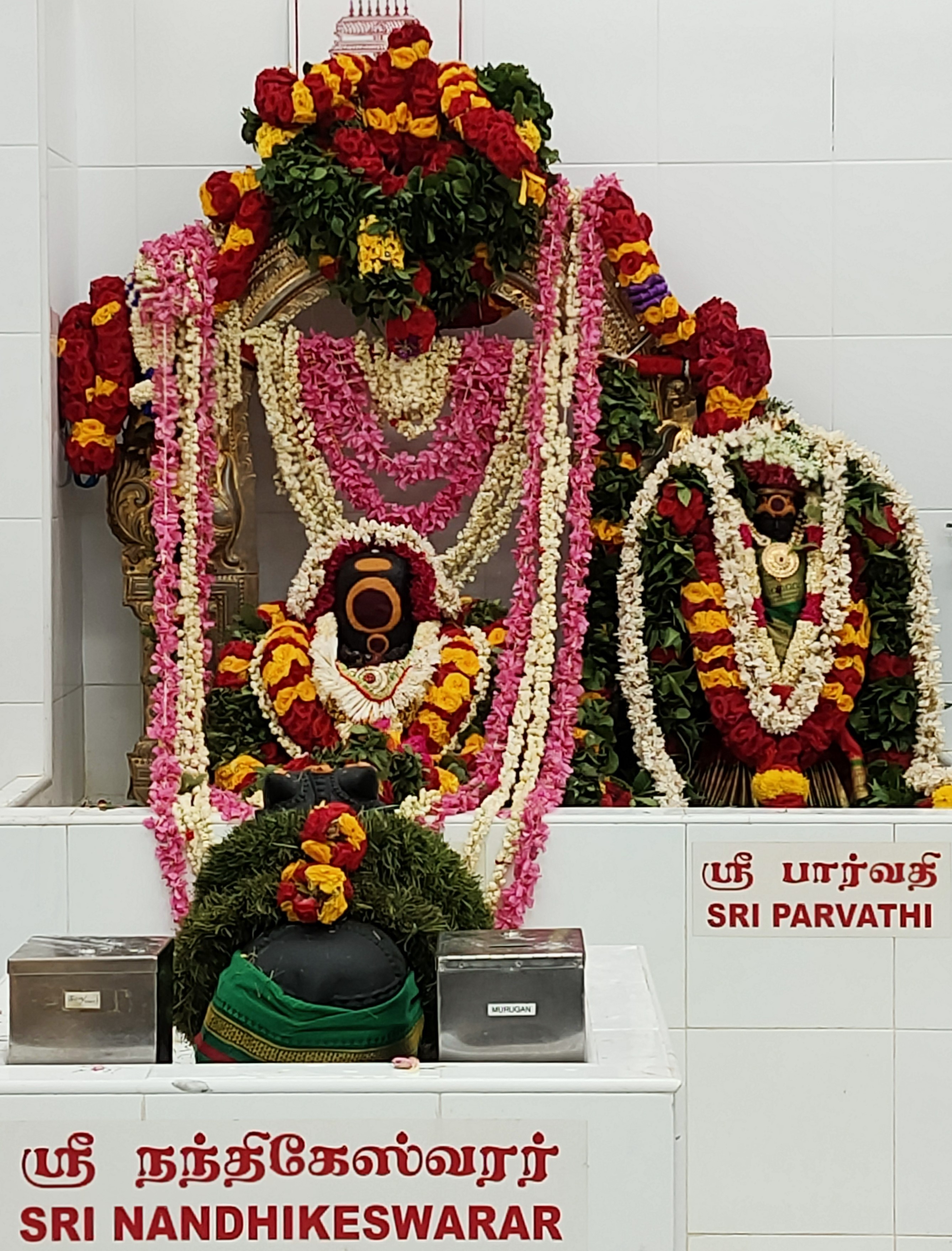 Temporary installation while the Sri Arulmigu Murugan temple undergoes renovation. Photo:Connected to India