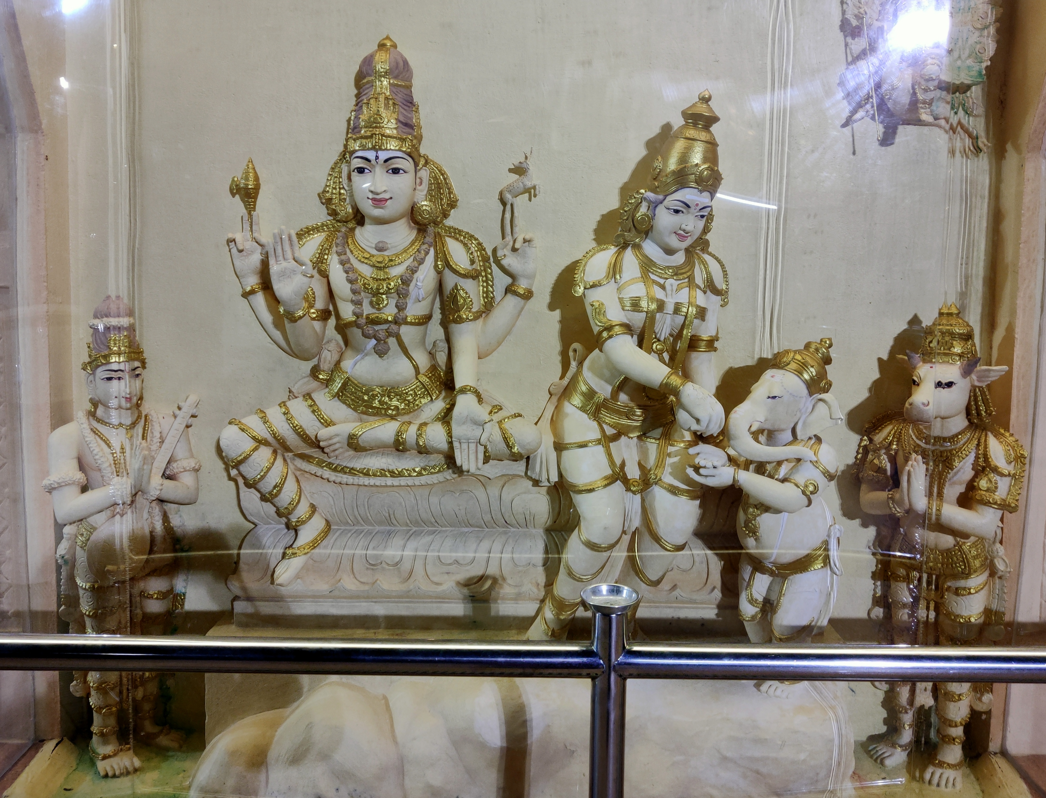  Photo:Connected to India