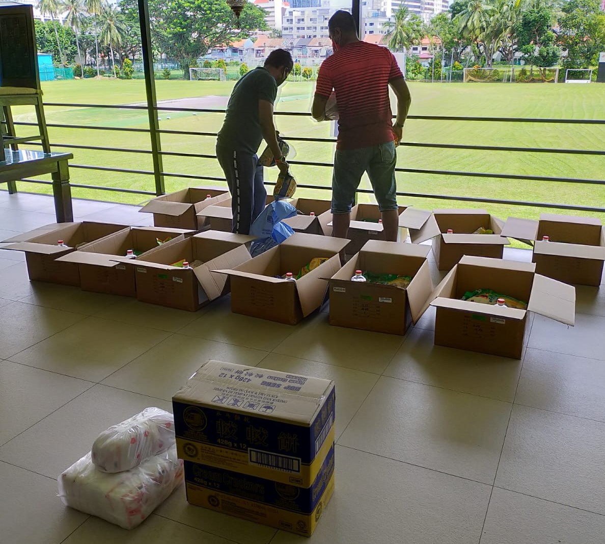 The packing and delivery of the care packs too was done by the members and volunteers of IA, while ensuring compliance with the COVID-19 safety measures. Photo Courtesy: IA