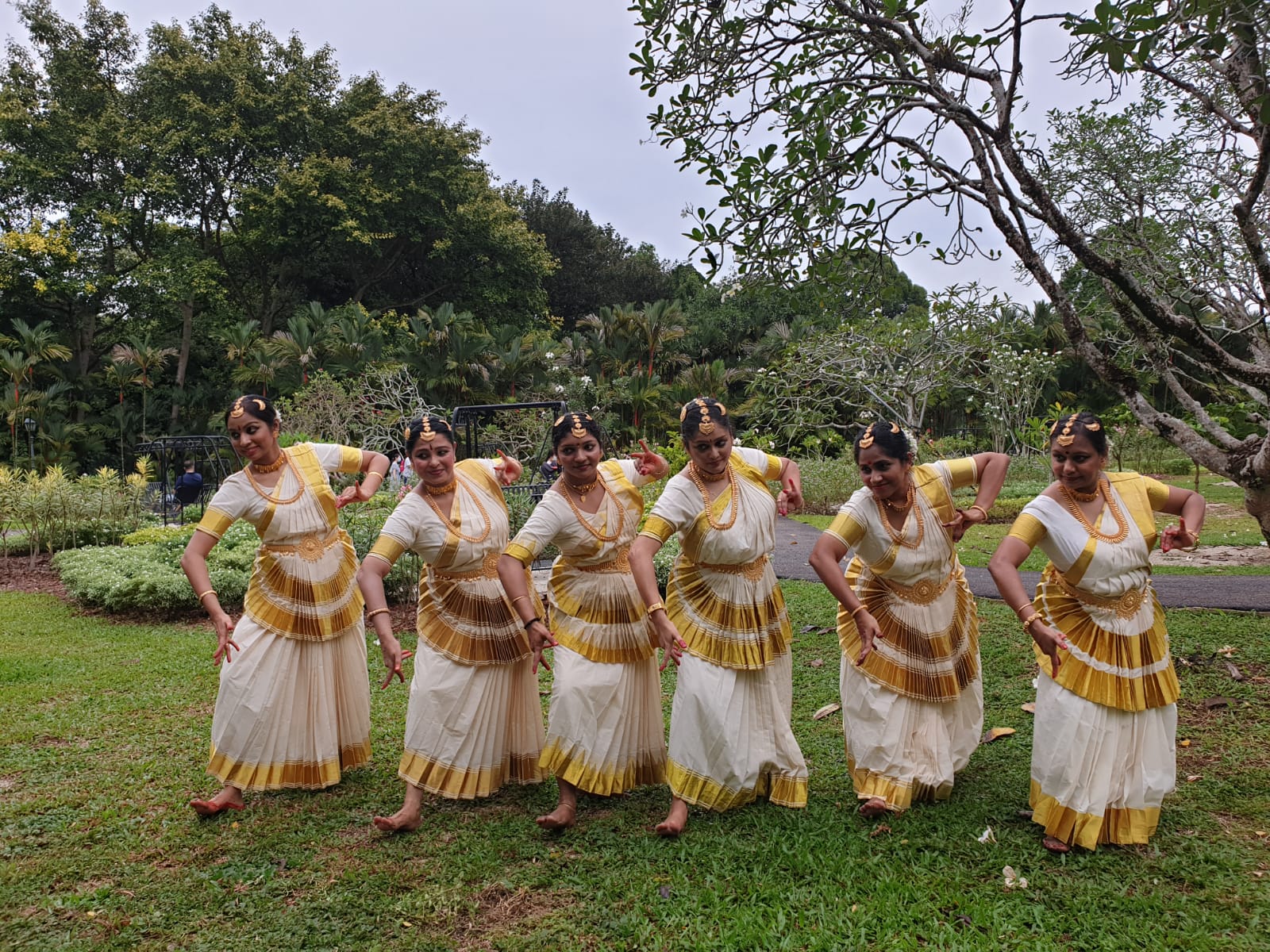 Mohiniyattam by Medasvi School of Dance, Singapore's director Haritha Haridas and team. Photo Courtesy: IHC