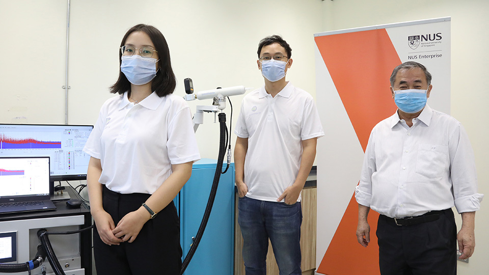 Breathonix is founded by Dr Jia Zhunan (left) and Mr Du Fang (middle). With them is NUS Deputy President (Innovation & Enterprise) Professor Freddy Boey (right). Photo courtesy: NUS