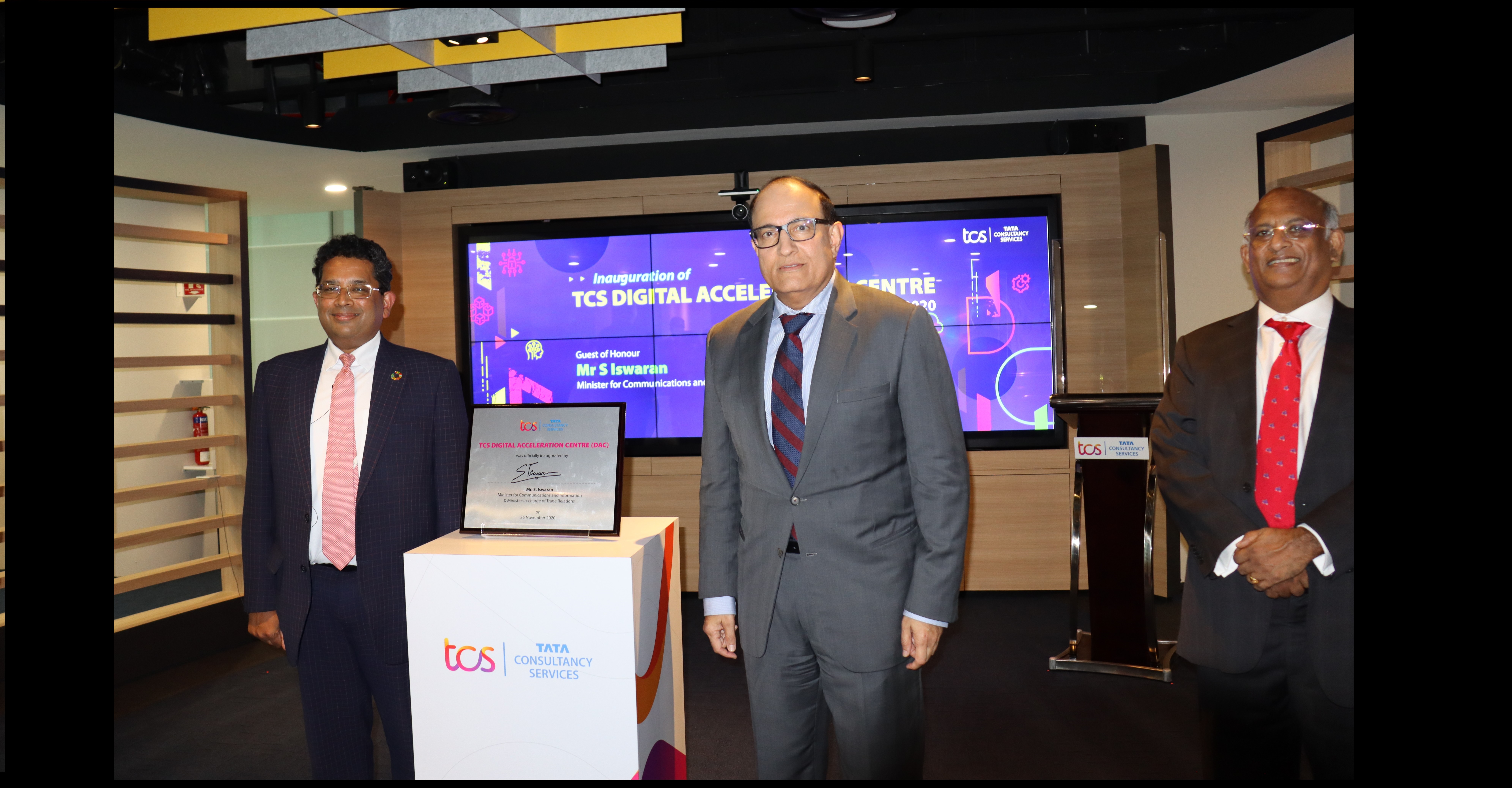 S Iswaran, Minster for Communications and Information (centre), with Girish Ramachandran, President, TCS Asia Pacific (left) and KV Rao, Resident Director, ASEAN, Tata Sons (right) Photo: Connected to India 