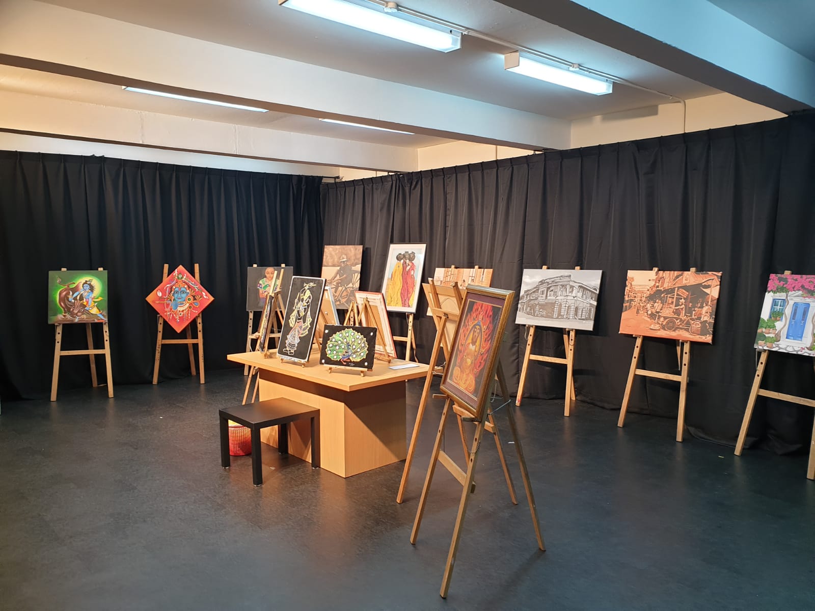 There was an art exhibition by gurus, parents, alumni, seniors as well as young talents of SIFAS showcasing a wide variety of traditional and contemporary art forms by about 22 artists. Photo Courtesy: SIFAS