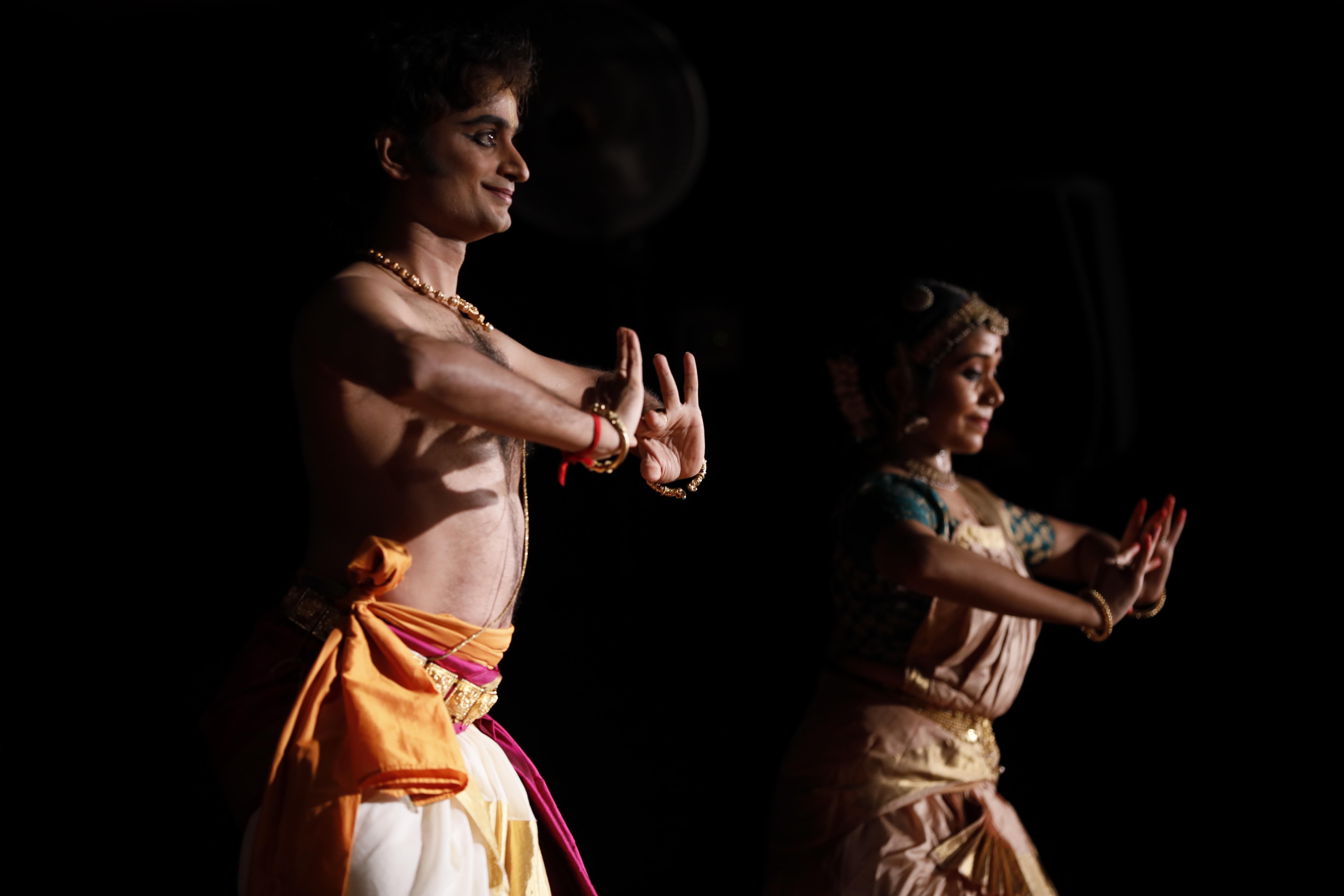 Performances included those by Gurus, Alumni and Students of SIFAS at Deepavali Sangamam 2020. Photo Courtesy: SIFAS