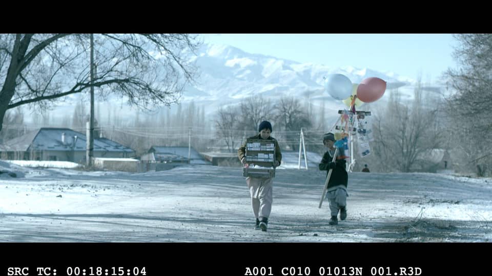 The cinematography juxtaposed the harsh, unforgiving life of the refugees of war against the backdrop of ruggedly beautiful terrains with powdery snow and white mountains. Photo Courtesy: Hiroo Keswani/ FB