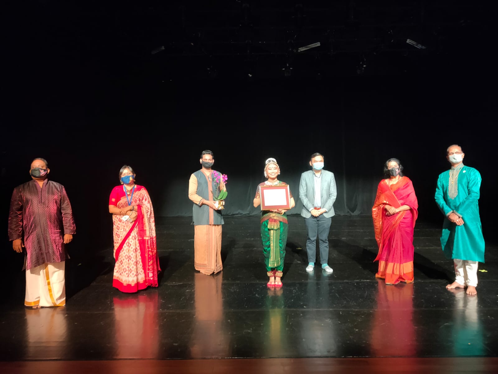 Left to Right Aravinth Kumarasamy Artistic and Managing Director Apsaras Arts; Vijaya Nadesan Principal Apsaras Arts academy; Mohanapriyan Thavarajah Resident Choreographer and Principal Dancer, Apsaras Arts; artist Soo Mei Fei; Low Eng Teong Deputy CEO National Arts Council Singapore; Dr. Uma Rajan Chairperson IAEC Siglap South CC and Balakrishnan Veerappan Director Bharathaanjali, Singapore. Photo: Connected to India