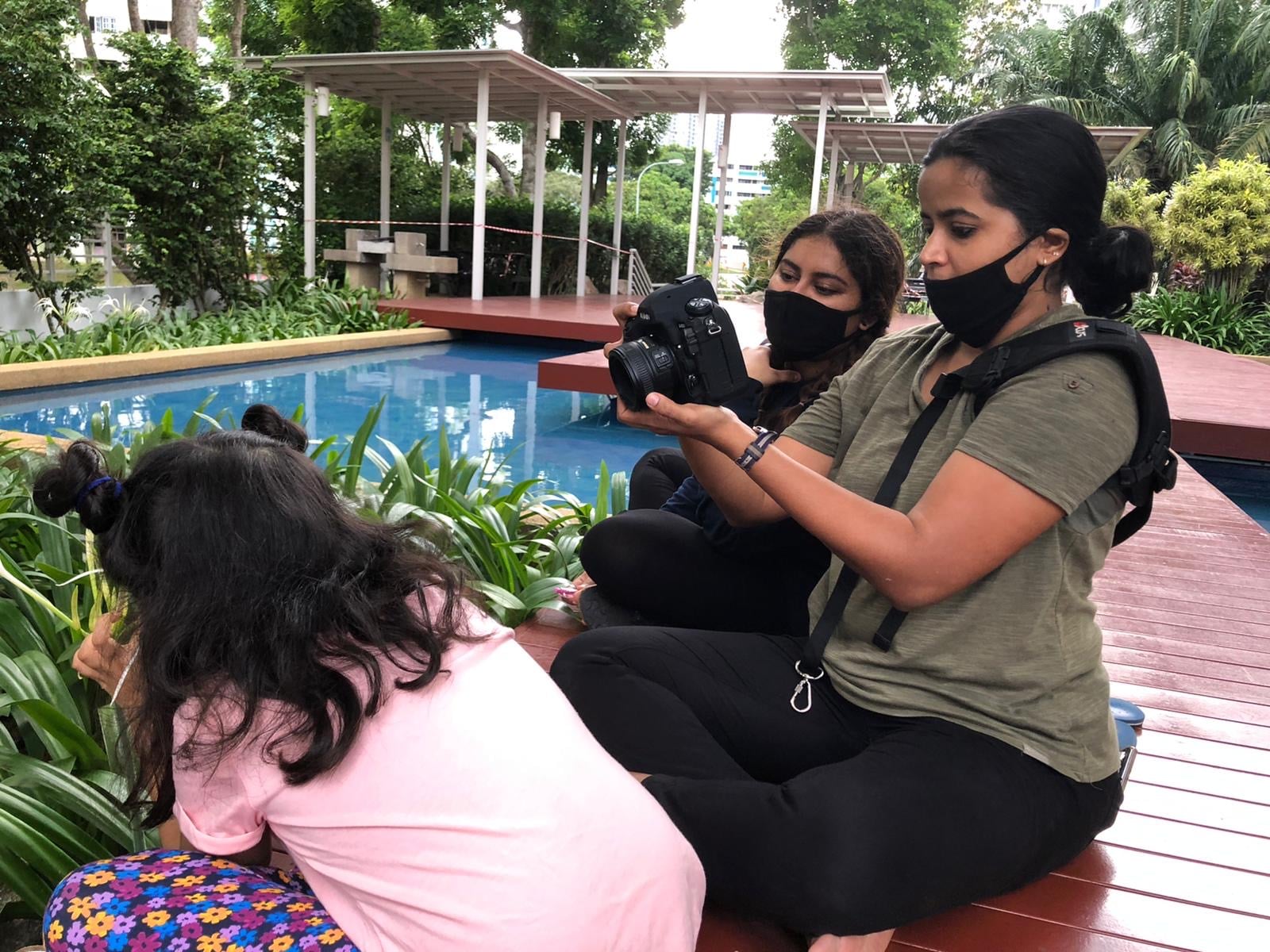Mini Director Uma Kalyani and Debutant Cinematographer Remya Warrier filming Eka Shukla playing Mini. Photo courtesy: Uma Kalyani