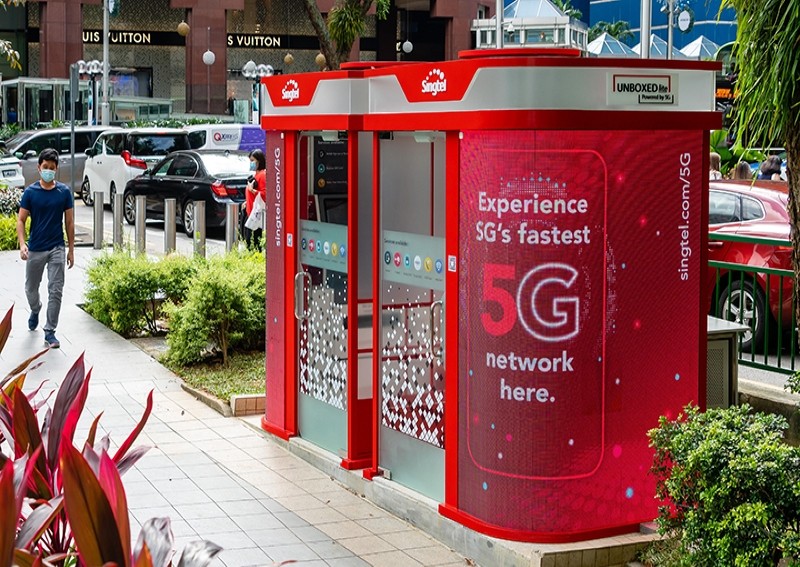 Within a year of receiving its 5G licence, Singtel has now launched 5G SA and installed 5G sites across Singapore in key areas like Orchard Road and Marina Bay. Photo courtesy: Singtel