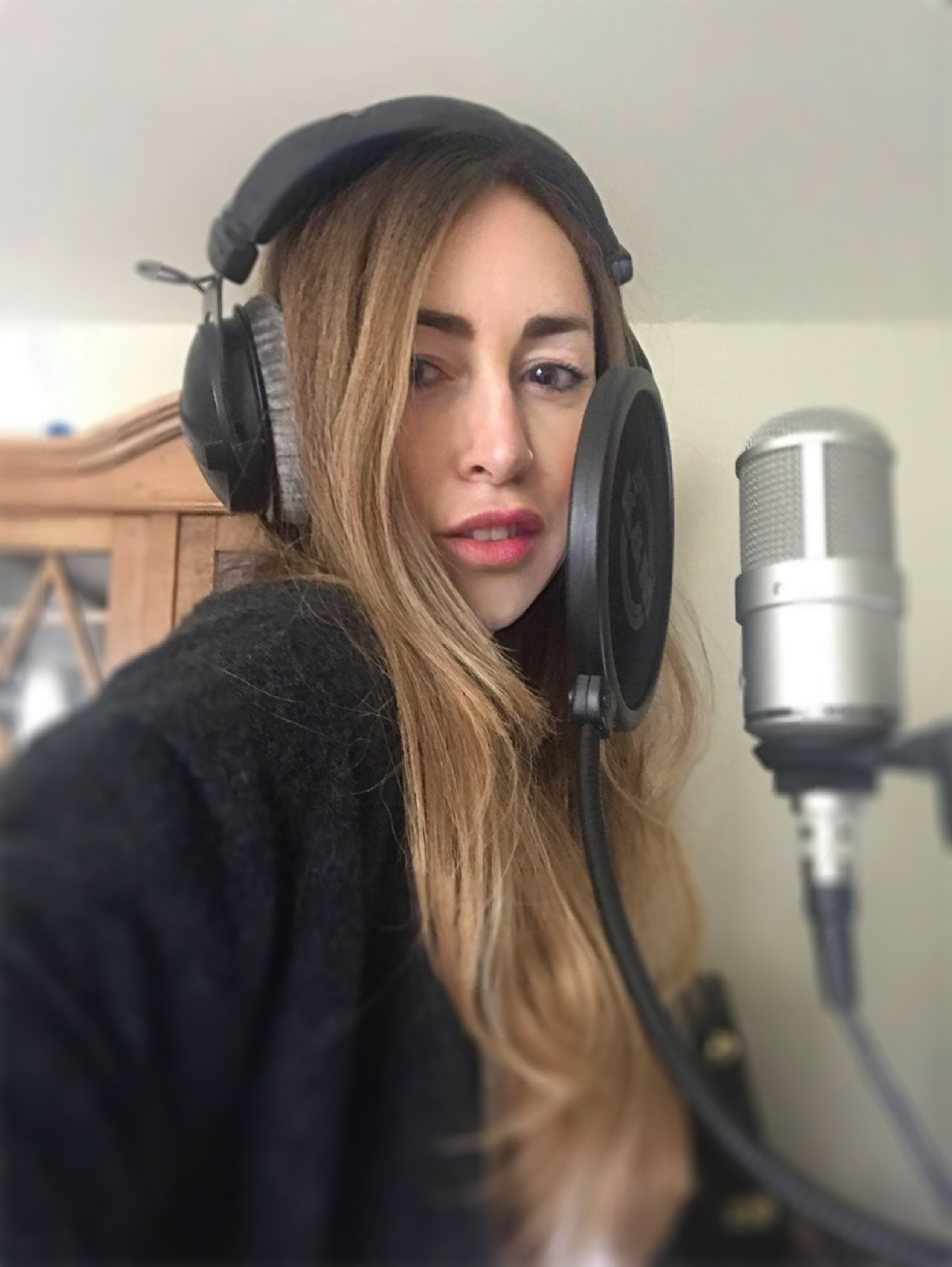 Focusing on western lyrics, song concepts, melodies and pockets appropriate for the genre, Lady V will also share practical tips on how to get the best from demos and get them ready for a pitch.