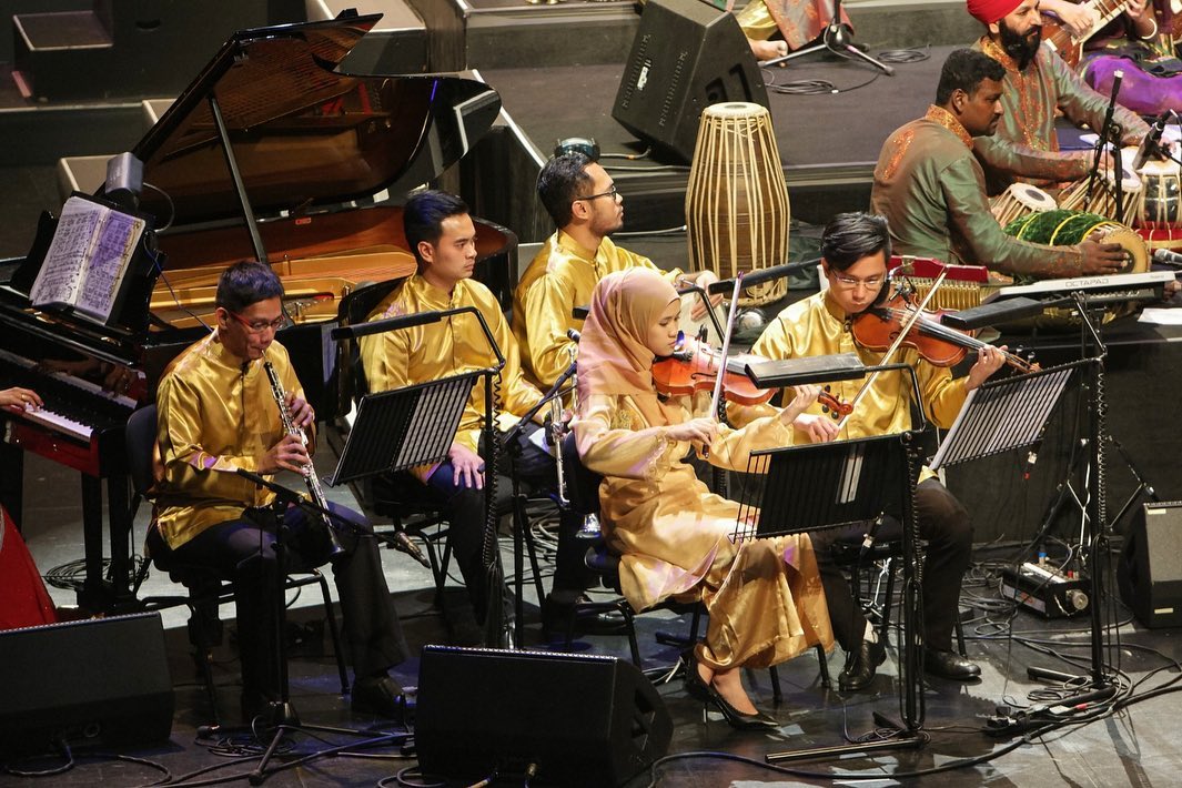 As one of the oldest Indian ensembles in Singapore, the Singapore Indian Orchestra and Choir (SIOC) has been a regular performer at Kalaa Utsavam.