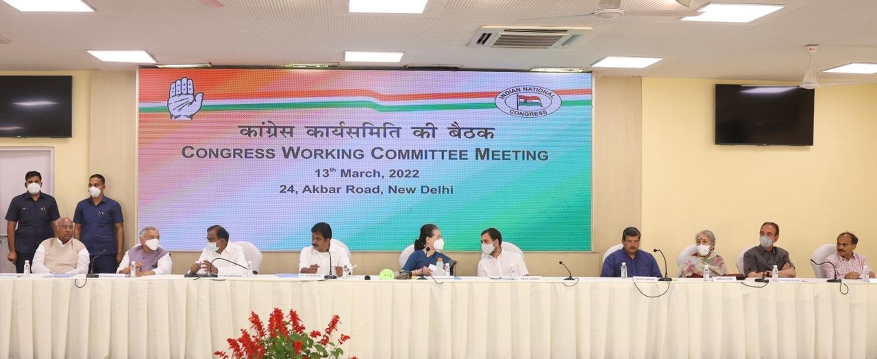 Meanwhile, Congress leaders who back the Gandhis stepped up their attack on Sibal.