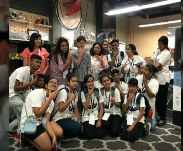 The pioneer batch of DATLP kicked off with a hands-on design workshop hosted by One Maker Group at the National Design Centre where they learnt design prototyping and 3D printing.