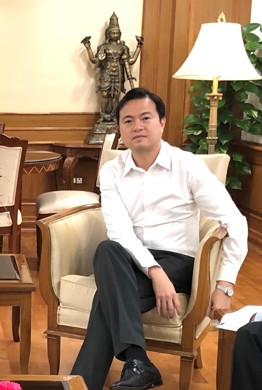 Leslie Thng, Senior Vice President Sales and Marketing, SIA will replace Wilson.