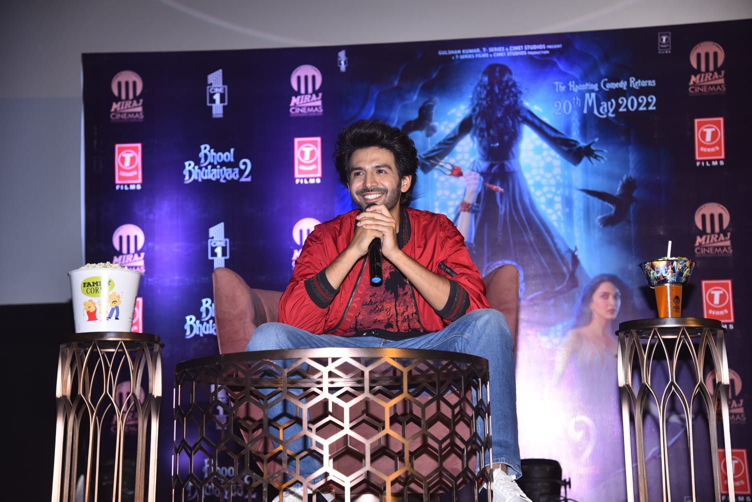 Kartik Aaryan is in Jaipur from where he has begun Bhool Bhulaiyaa 2 shooting.